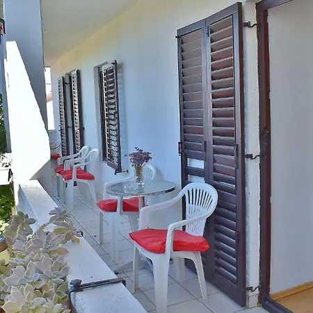 Апартаменты Jug - Comfort With Balcony And Sea View *